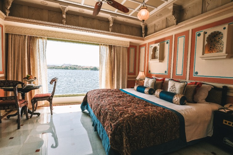 Taj-Lake-Palace-Udaipur-Room